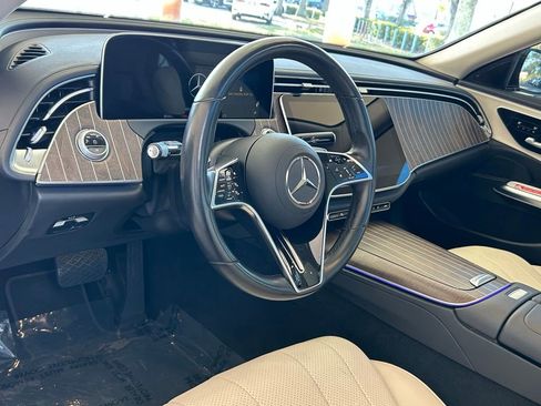 Used 2025 Mercedes-Benz E 350 4MATIC Sedan image 40