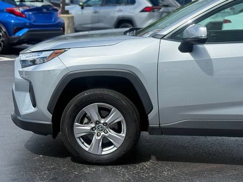 Used 2025 Toyota RAV4 XLE AWD/4WD image 2
