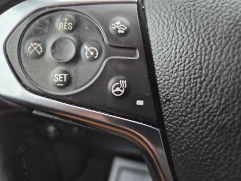 Used 2018 Chevrolet Traverse Premier w/ Driver Confidence II Package FWD image 24