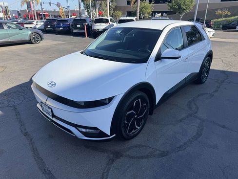 Used 2024 Hyundai Ioniq 5 SE image 2