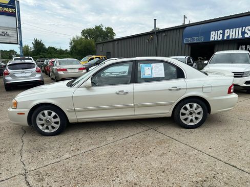 Used 2004 Kia Optima FWD image 4