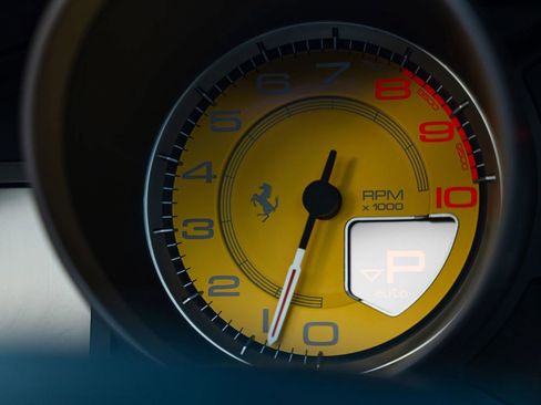 Used 2010 Ferrari California RWD image 90