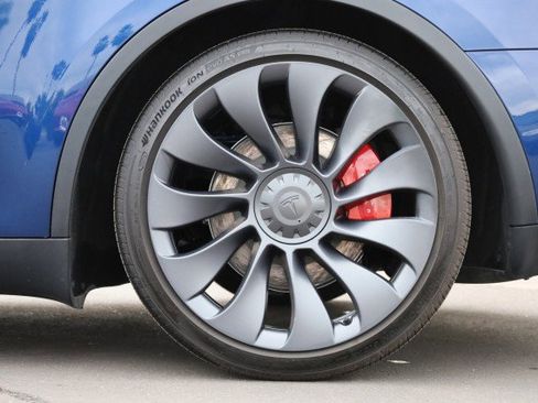 Used 2024 Tesla Model Y Performance image 50