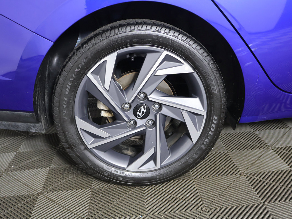 Used 2025 Hyundai Elantra Sport FWD image 18