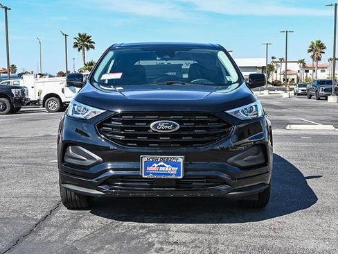 Used 2024 Ford Edge SE w/ Black Appearance Package image 2