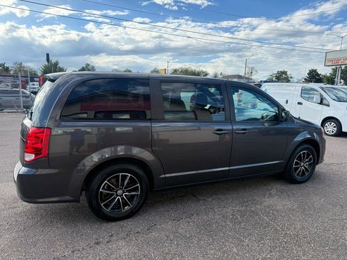 Used 2019 Dodge Grand Caravan SE image 10