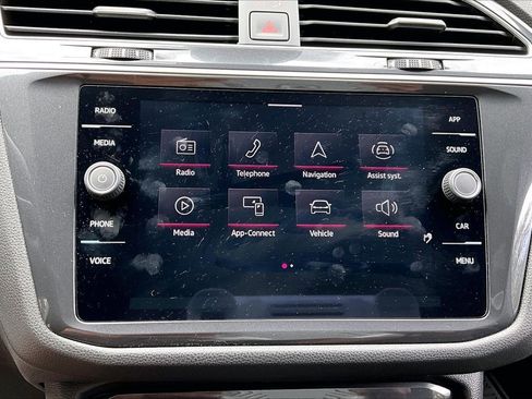 Used 2024 Volkswagen Tiguan SE R-Line FWD image 24