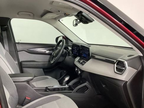 Used 2024 Chevrolet TrailBlazer LT w/ Convenience Package image 21