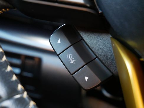 Used 2021 Subaru Crosstrek 2.5i Sport w/ Moonroof Package image 30