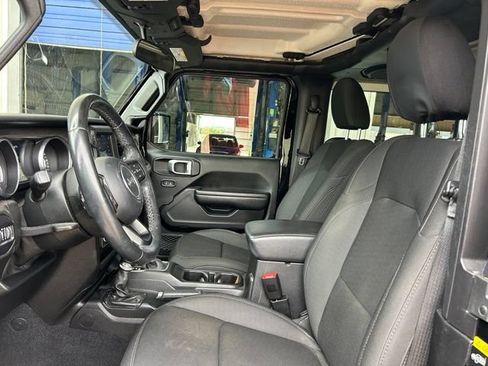 Used 2020 Jeep Wrangler Sport AWD/4WD image 9