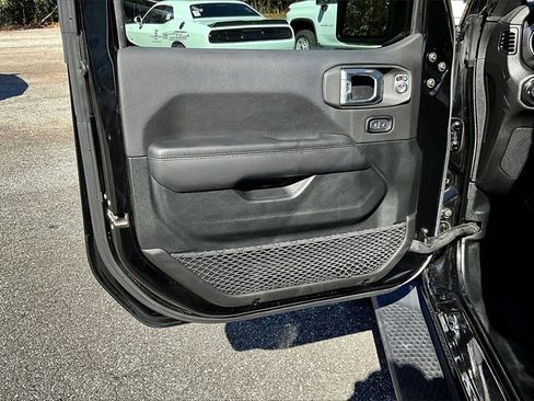 Used 2021 Jeep Wrangler Unlimited Sahara image 18