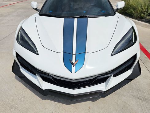 Used 2025 Chevrolet Corvette Z06 w/ Z07 Performance Package RWD image 69