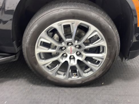 Used 2025 GMC Yukon Denali AWD/4WD image 23