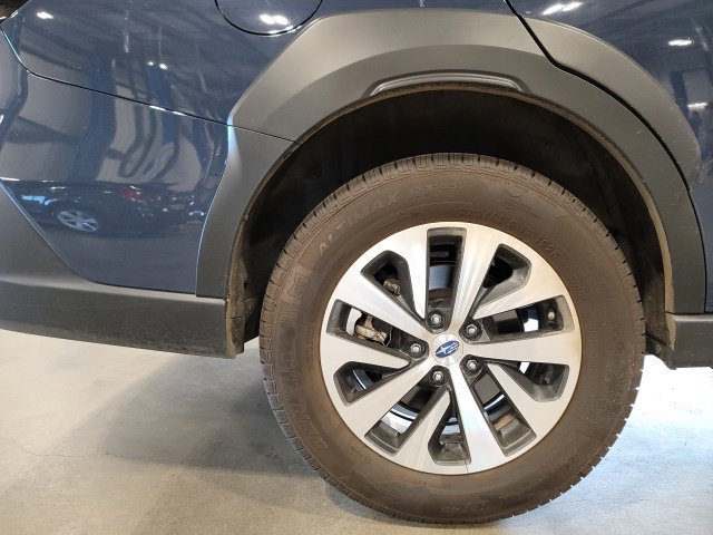 Used 2025 Subaru Outback Premium AWD/4WD image 15