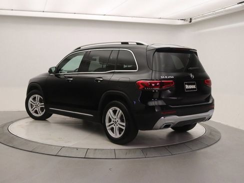 Used 2022 Mercedes-Benz GLB 250 image 2