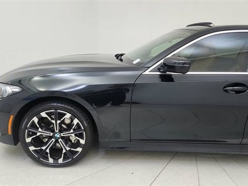 Used 2025 BMW 330i xDrive Sedan image 9