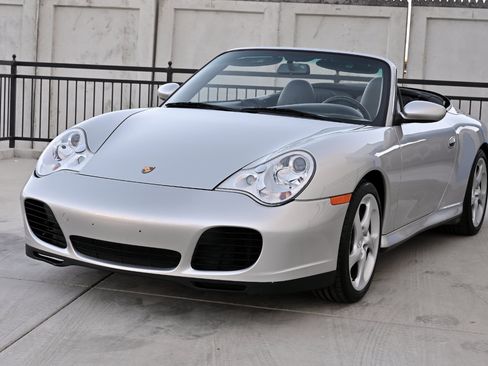 Used 2004 Porsche 911 Carrera 4S AWD/4WD image 3
