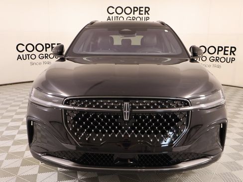 Used 2025 Lincoln Nautilus Reserve w/ Jet Appearance Package AWD/4WD image 10