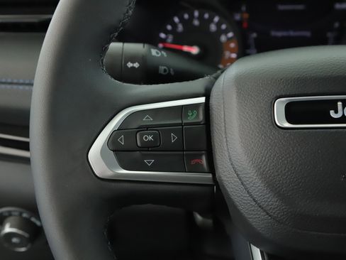 New 2026 Jeep Compass Limited image 8