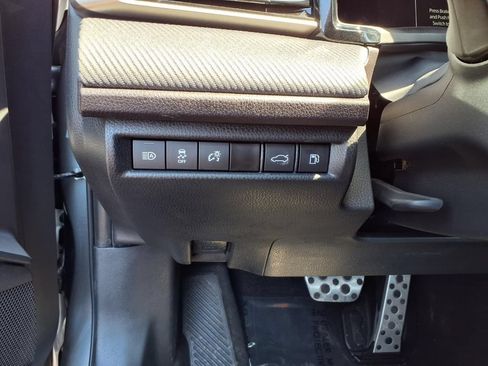 Used 2025 Toyota Camry SE FWD image 12