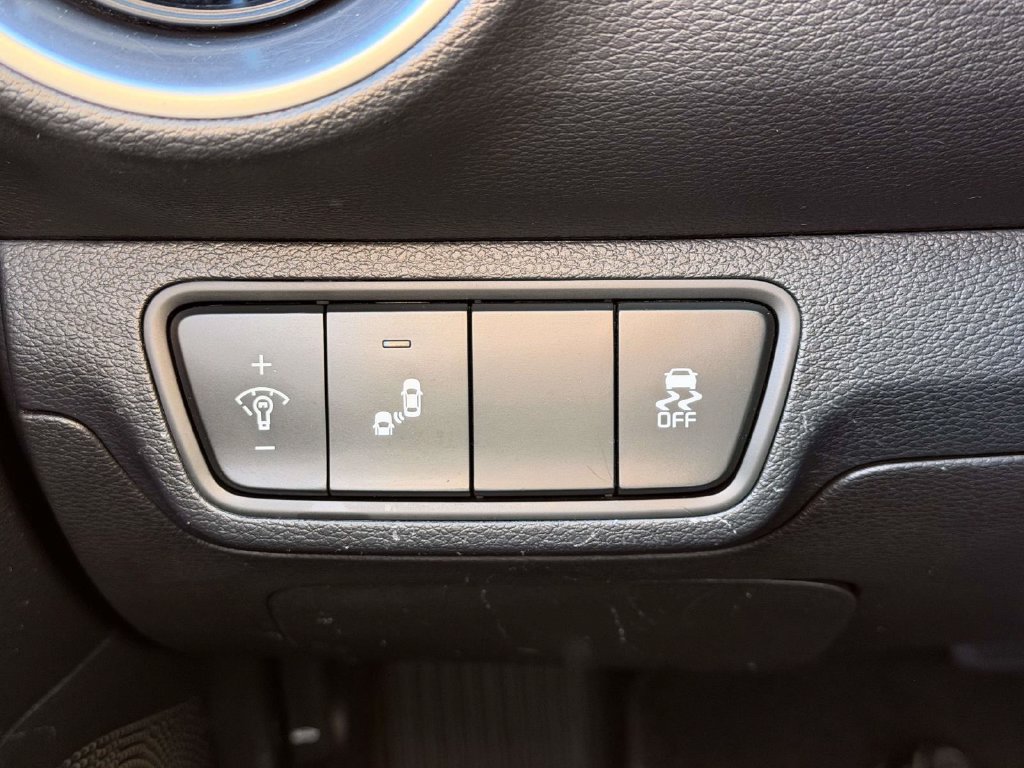 Used 2023 Kia Forte LXS w/ LXS Technology Package FWD image 18