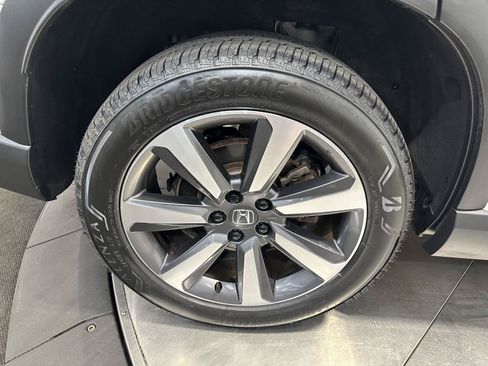 Certified 2024 Honda Pilot Touring image 11