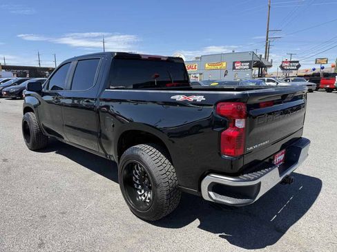 Used 2022 Chevrolet Silverado 1500 LT AWD/4WD image 6
