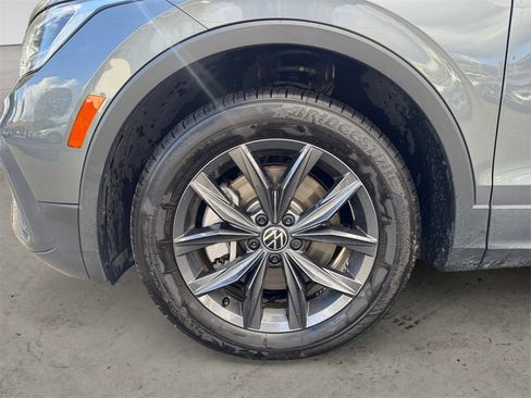 Certified 2022 Volkswagen Tiguan SE image 14