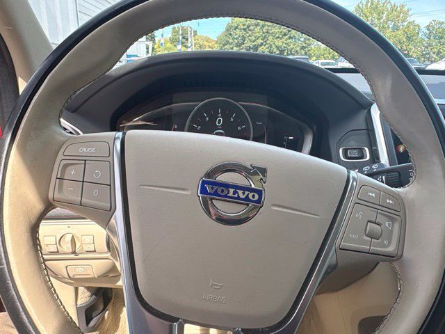 Used 2016 Volvo XC60 T6 w/ Climate Package AWD/4WD image 10
