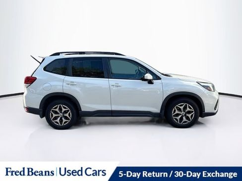 Used 2019 Subaru Forester Premium w/ All-Weather Package AWD/4WD image 17