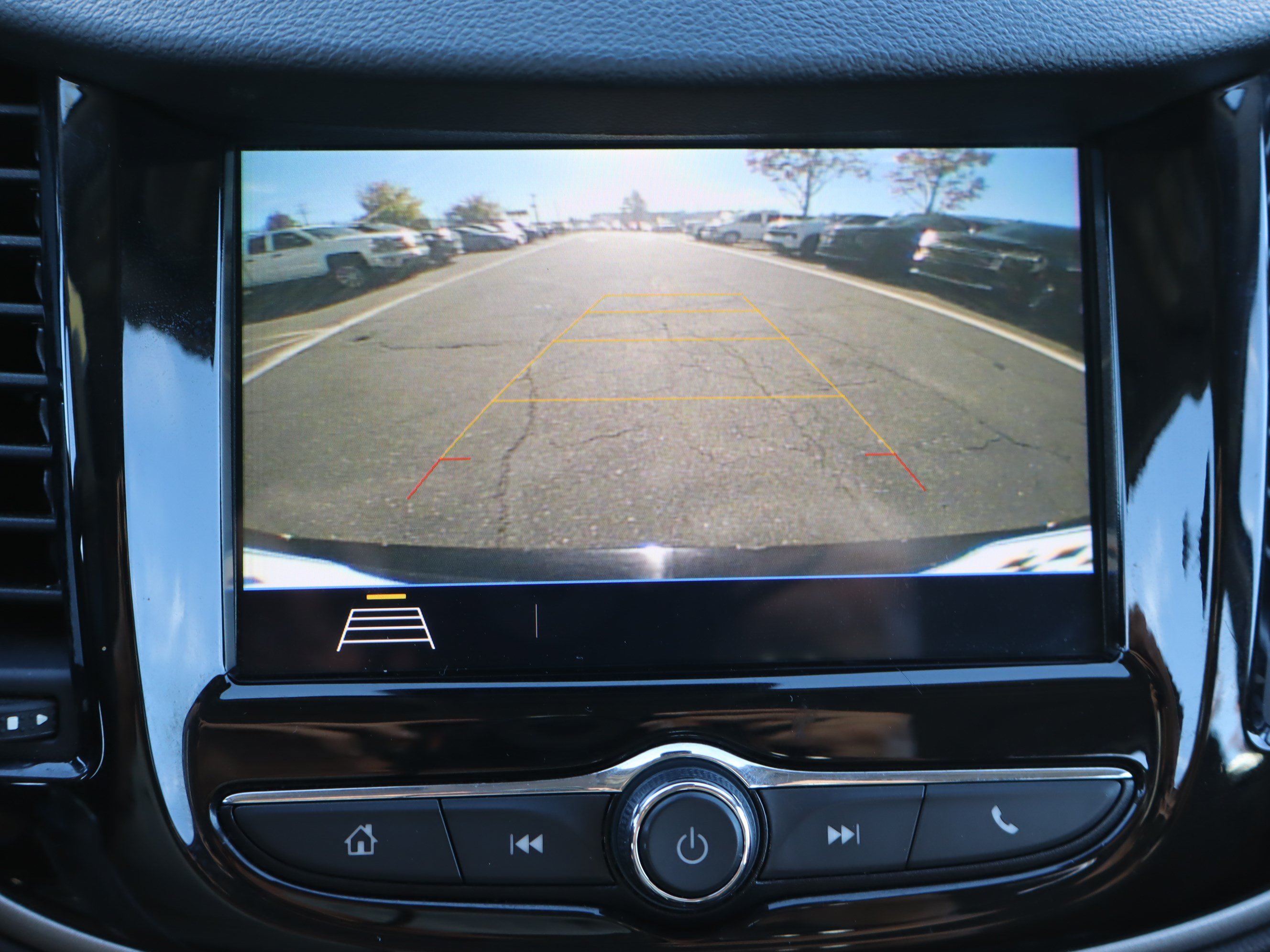 Used 2018 Chevrolet Trax LS FWD image 25