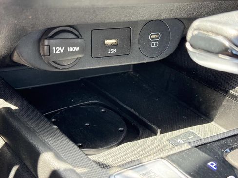 Used 2024 Hyundai Elantra Limited FWD image 13
