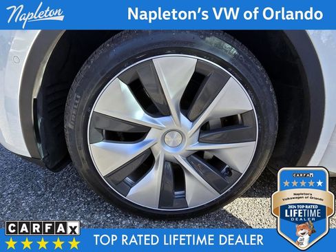 Used 2021 Tesla Model Y Long Range image 8