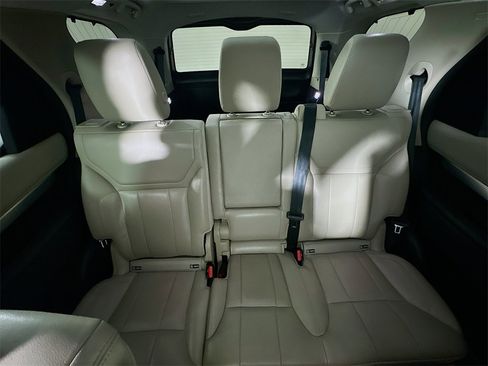 Used 2020 Land Rover Discovery Landmark image 13