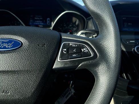 Used 2018 Ford Focus SE image 28