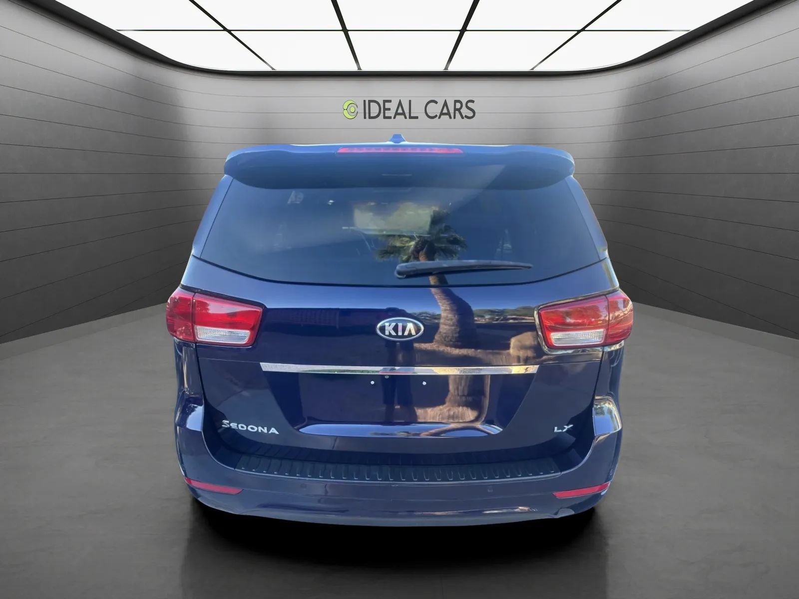 Used 2018 Kia Sedona LX w/ LX Essentials Premium Package FWD image 5