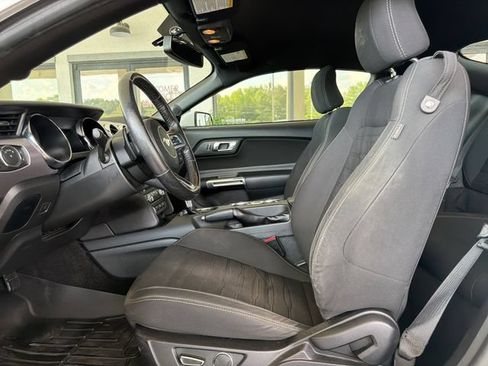 Used 2017 Ford Mustang Coupe RWD image 10