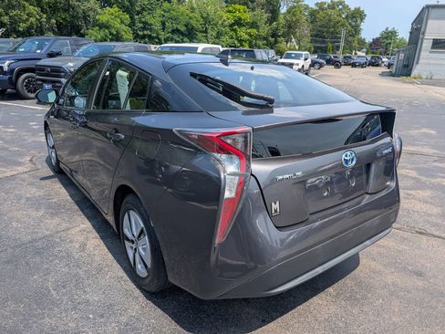 Used 2016 Toyota Prius Three FWD image 5