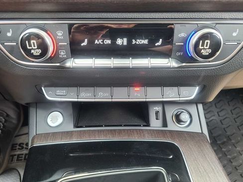 Used 2023 Audi Q5 2.0T Premium w/ Convenience Package AWD/4WD image 32