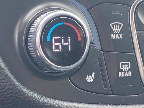 Used 2023 Chevrolet Equinox LT AWD/4WD image 16