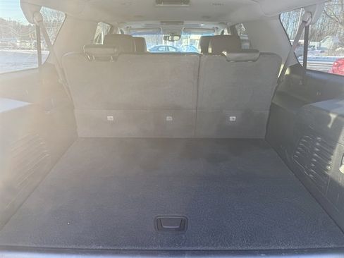 Used 2018 Chevrolet Suburban Premier image 34