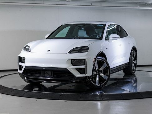 New 2026 Porsche Macan Turbo Electric image 1