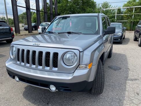 Used 2016 Jeep Patriot High Altitude AWD/4WD image 2