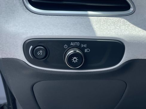 Used 2019 Chevrolet Bolt LT FWD image 19