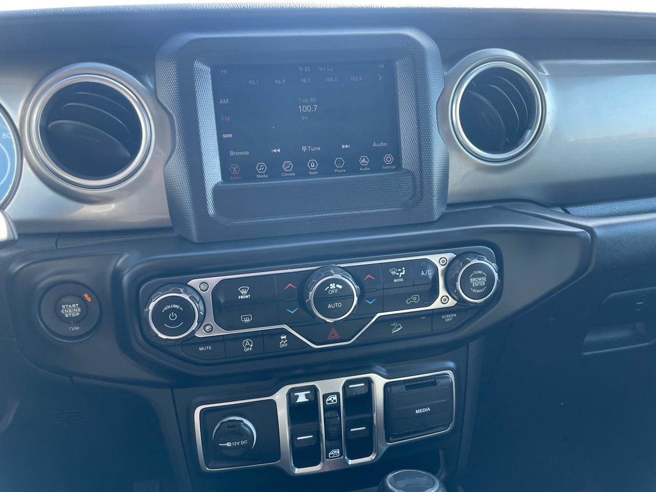 Used 2020 Jeep Wrangler Unlimited Sahara AWD/4WD image 11