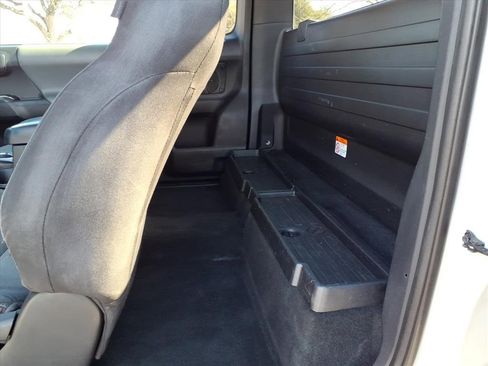 Used 2019 Toyota Tacoma SR image 12