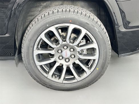 Used 2021 GMC Acadia Denali w/ Denali Ultimate Package AWD/4WD image 32