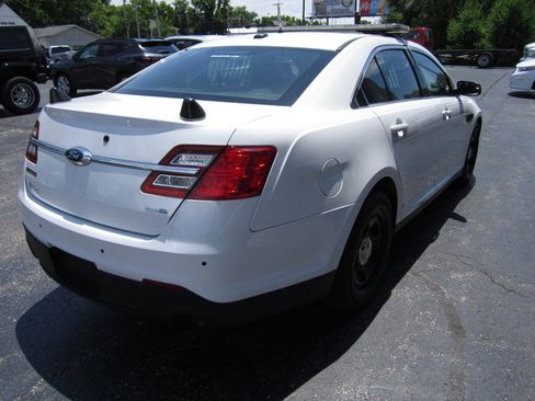 Used 2018 Ford Taurus Police Interceptor AWD image 4