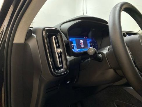 Used 2025 Volvo XC40 B5 Core AWD/4WD image 18