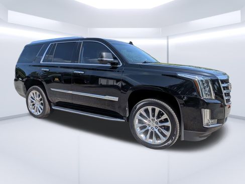 Used 2019 Cadillac Escalade Luxury RWD image 1